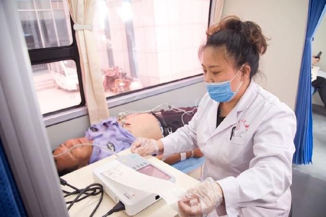 去醫(yī)院體檢已過時(shí)，移動(dòng)醫(yī)療車讓體檢更便捷