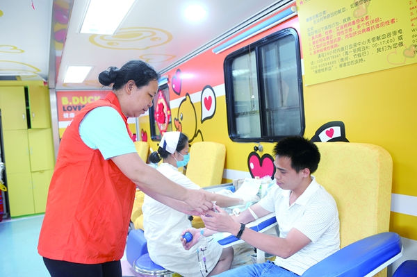 愛心獻血屋獻血前需要注意什么？生產(chǎn)廠家告訴你這三點非常重要