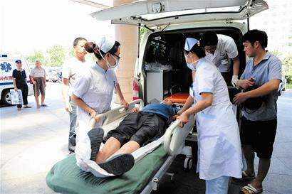 千里護(hù)送，轉(zhuǎn)運(yùn)救護(hù)車帶動(dòng)救護(hù)車廠家發(fā)展01